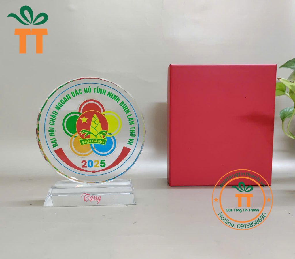 kỷ niệm chương pha lê