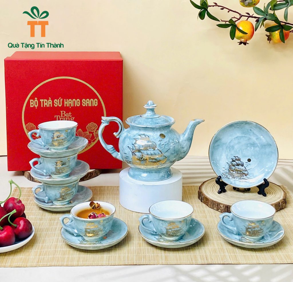 in logo lên bộ ấm trà
