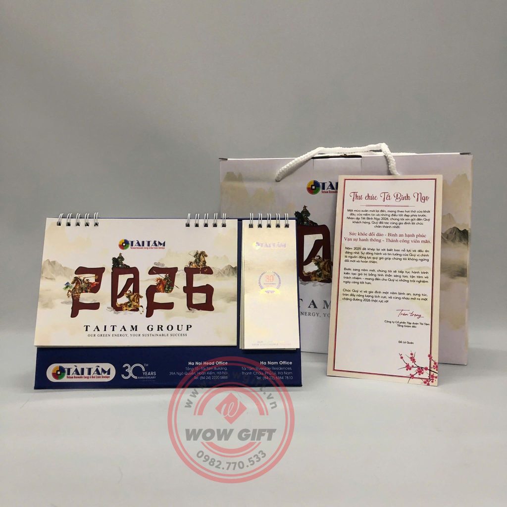 lịch giấy để bàn